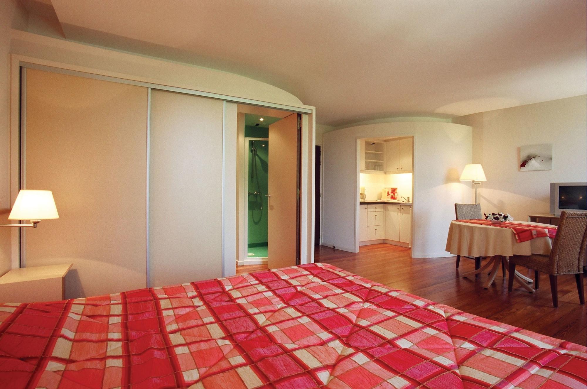 Hotel Cerise - Les Sources Luxeuil-Les-Bains Zimmer foto